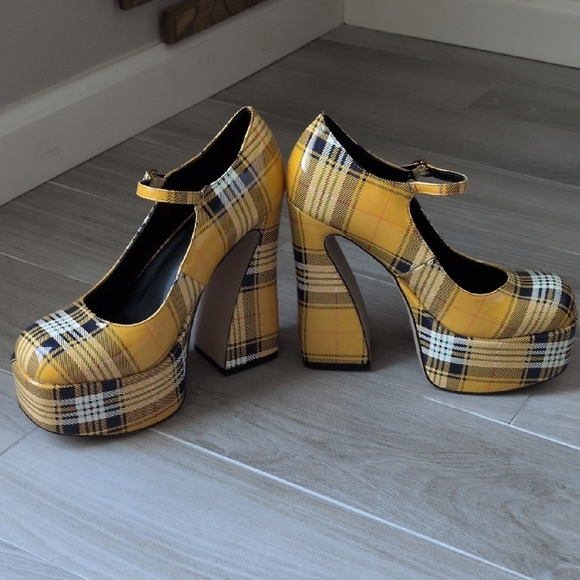 Madden Girl Yellow Plaid Platform Heels - Picture 2 of 5